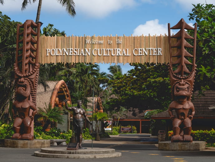 ポリネシアの村が再現されたポリネシア・カルチャー・センターの入り口