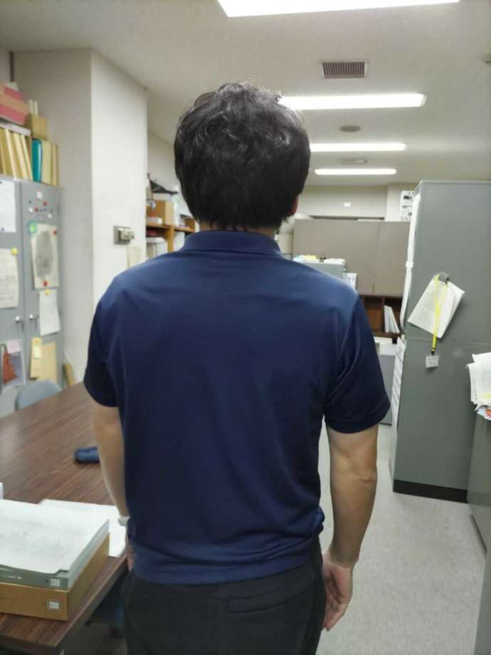 岩手県立博物館の学芸員である工藤さんの後ろ姿