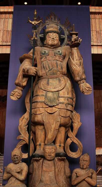 岩手県立博物館で展示されている「兜跋毘沙門天立像」