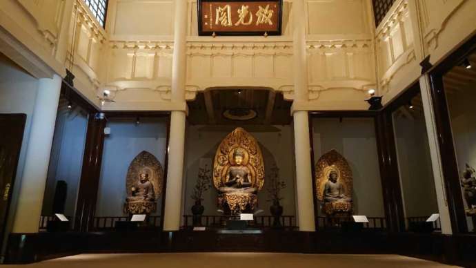 仏像が常設されている展示場「放光閣」