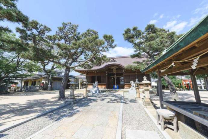 兵庫県神戸市にある「舞子六神社」の境内