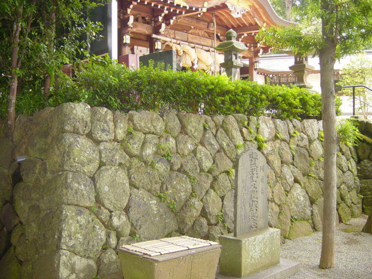 神奈川県にある六所神社敷地内の小田原北条家寄進の石垣