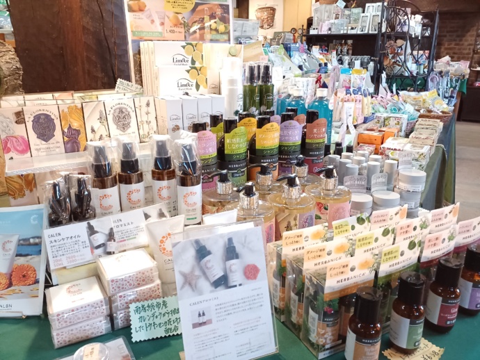 千葉県南房総市の「道の駅 ローズマリー公園」で売られている香り関連の雑貨類