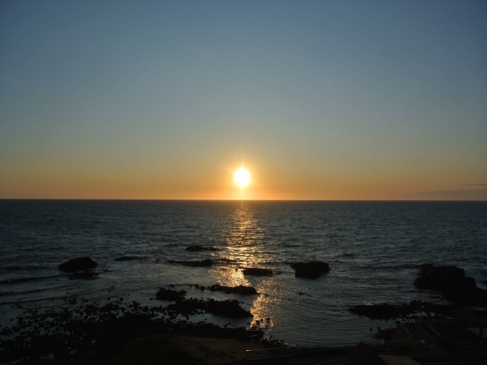 黄金岬海浜公園から眺める夕陽の風景