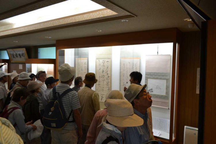 新潟県三島郡にある良寛記念館で行われるギャラリートーク