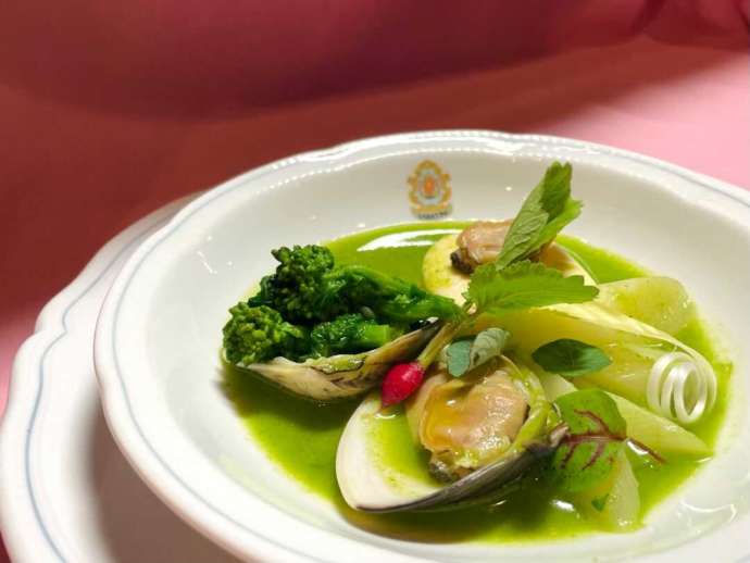 婚礼料理の一例「春野菜と帆立、蛤」