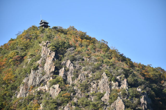 山頂にある猿啄城の写真