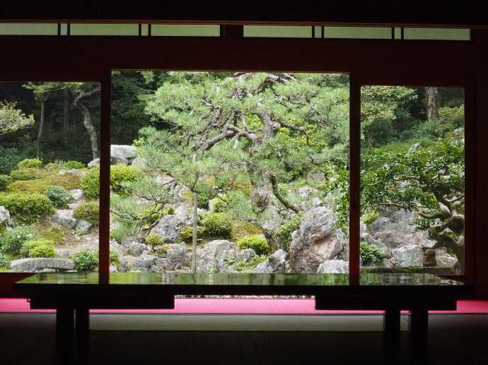 滋賀県米原市にある青岸寺の客殿からの眺め