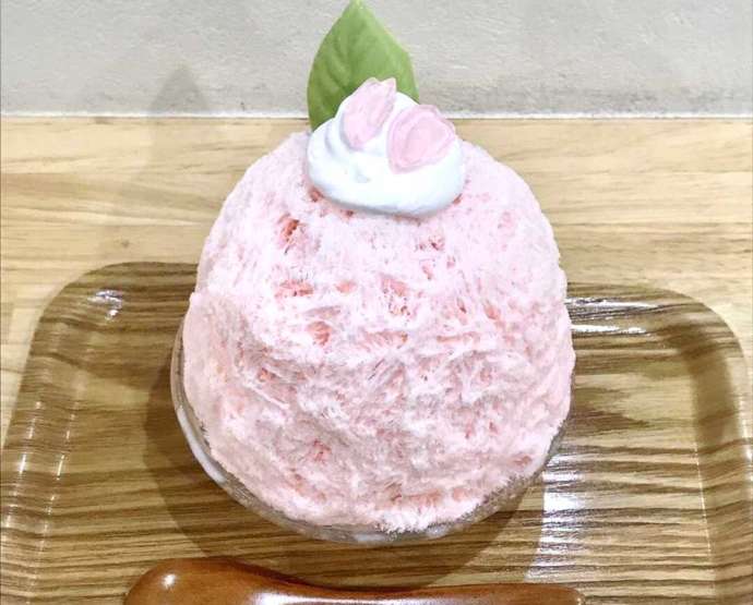 東京都豊島区巣鴨にある「かき氷工房 雪菓」でいただける「SAKURA」