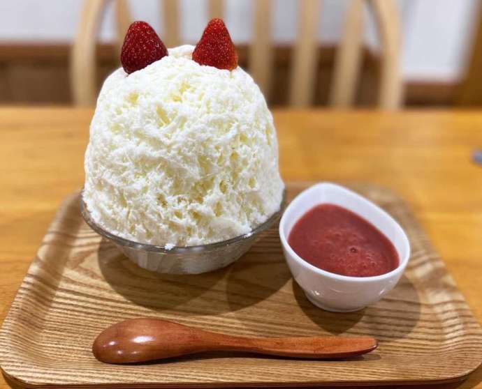 東京都豊島区巣鴨にある「かき氷工房 雪菓」でいただける「いちごミルク」