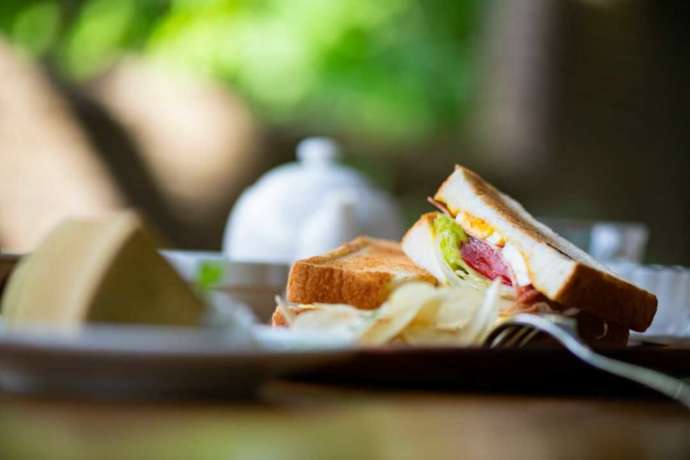 セレネ美術館のカフェで提供されているサンドイッチ