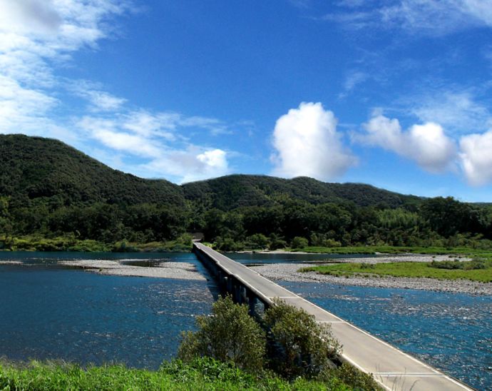 佐田沈下橋の風景