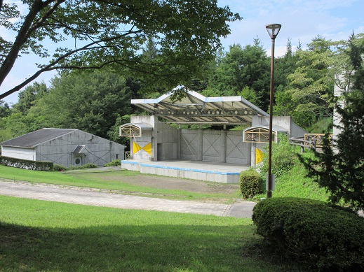真道山森林公園キャンプ場に併設されている野外ステージ