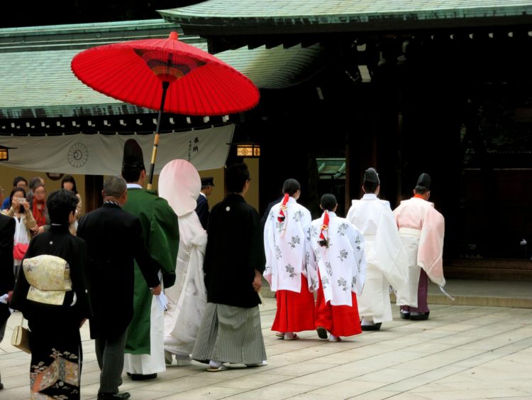 神前式とは?当日の流れや衣装・費用など体験談をもとに紹介!
