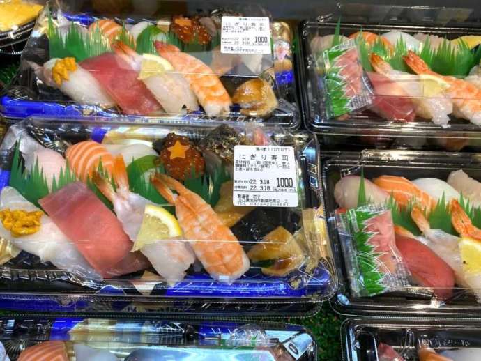 山口県防府市にある「道の駅 潮彩市場防府」で売られている寿司