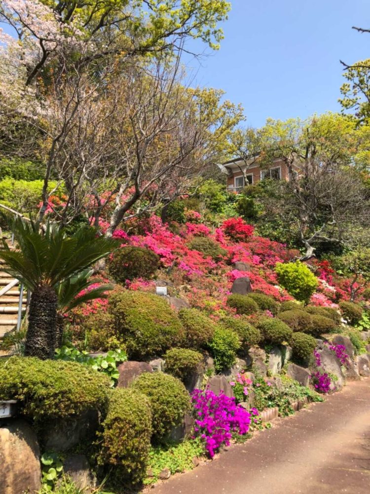 静岡県熱海市にある春陽亭の外観
