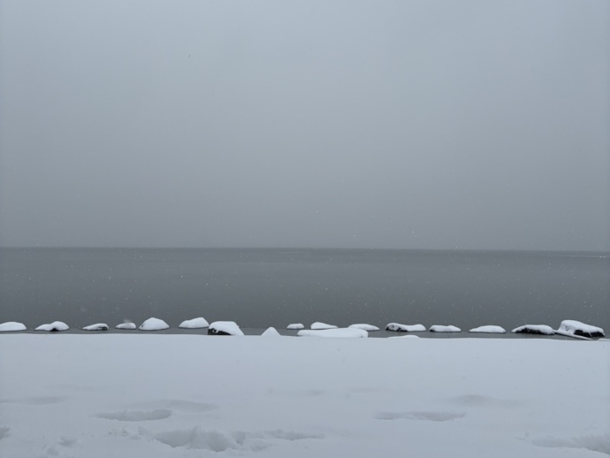 冬の諏訪湖の写真