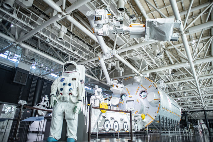 岐阜かかみがはら航空宇宙博物館にある国際宇宙ステーション「きぼう」の模型