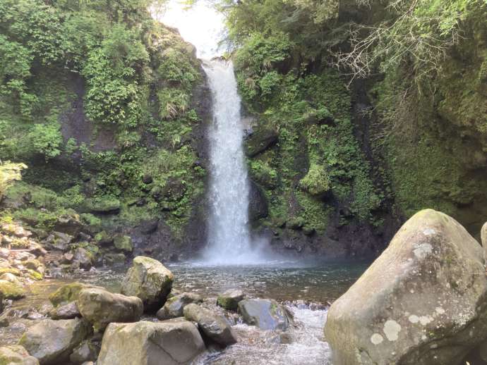 静岡県富士市にある「須津山休養林キャンプ場」の近くにある大棚の滝