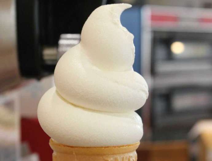 愛媛県東温市にある「母恵夢スイーツパーク」のソフトクリーム