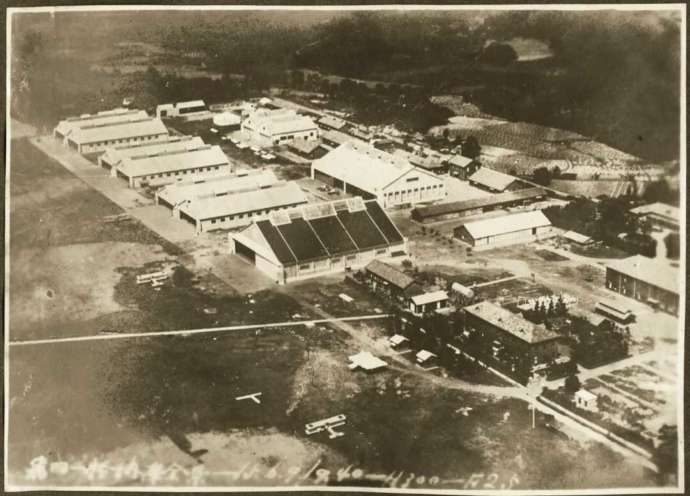 戦前の大刀洗飛行場の様子を撮影した写真