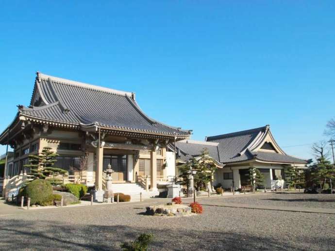 寶雲山泰岳寺の本堂と庫裡