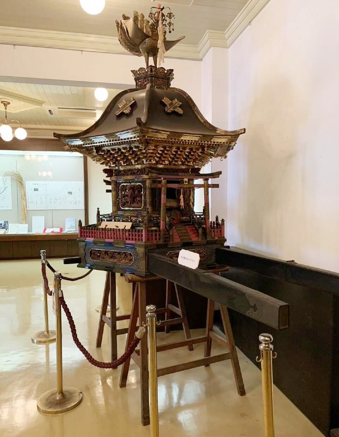 高岡市福岡歴史民俗資料館で展示している神輿の写真