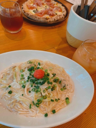 「食堂兼居酒屋 コッテロ」でいただけるピザとパスタ