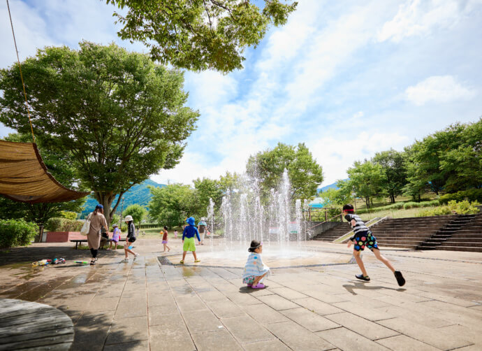 長野県高山村にあるYOU游ランドのチャオルの森・噴水広場