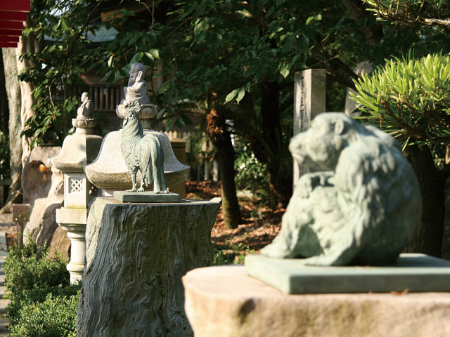 讃岐國一宮田村神社の境内にある干支の石像