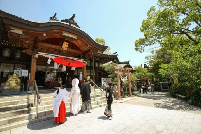 讃岐國一宮田村神社の神前式の参進の様子