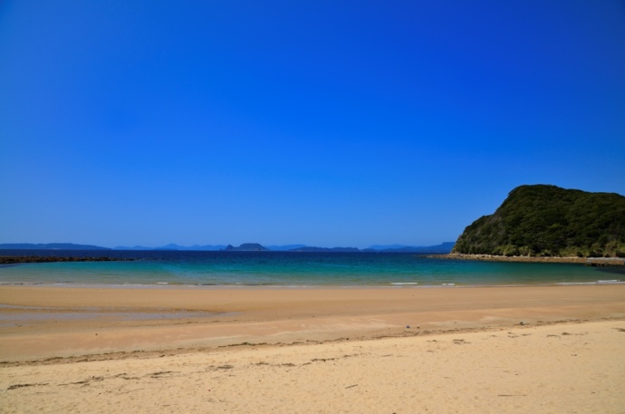 長崎県佐世保市の「白浜キャンプ場」横の白浜海水浴場