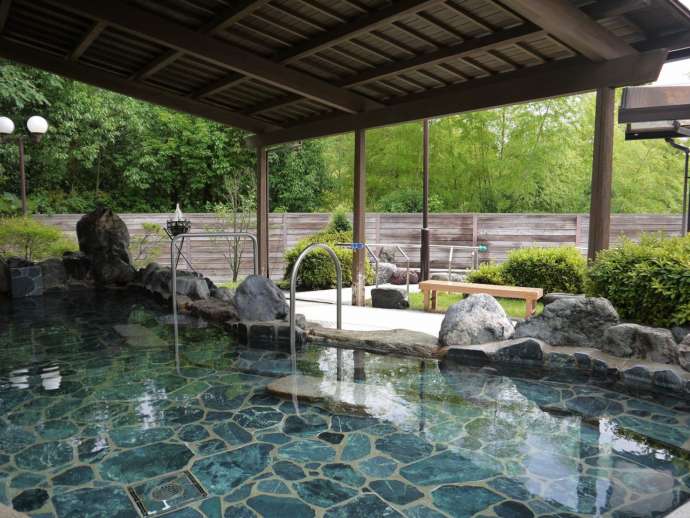 池田温泉の露天風呂