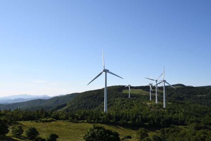 上外川高原の風力発電の様子