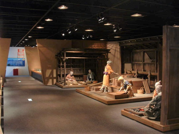 山梨県南巨摩郡にある甲斐黄金村・湯之奥金山博物館の資料展示室