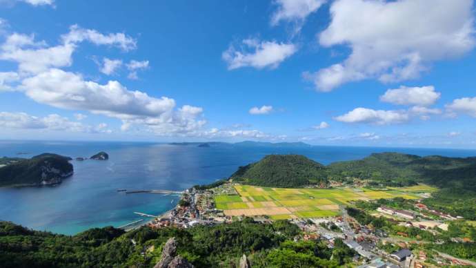 高田山から眺める隠岐の島町の風景