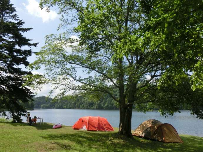 津別町のチミケップ湖でのキャンプ