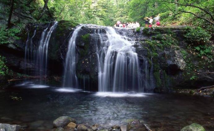 嬬恋村にある観光スポット「石樋の滝」