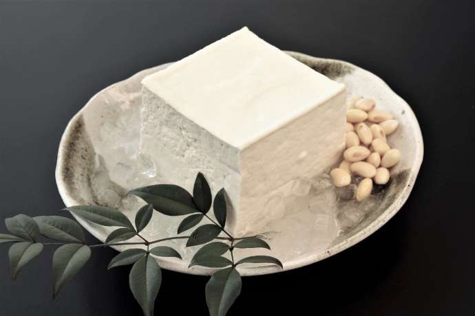 国産大豆を100％使用したゆうゆう館の自家製豆腐