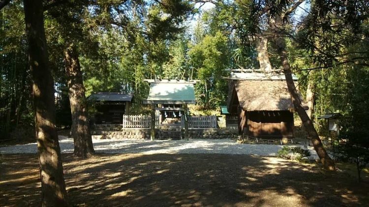 初生衣神社の境内