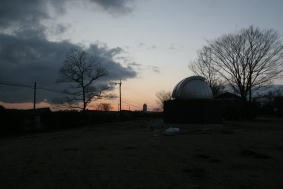 夕暮れ時のうぶやま天文台