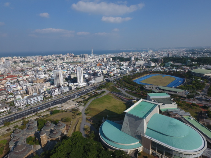 浦添市内の航空写真