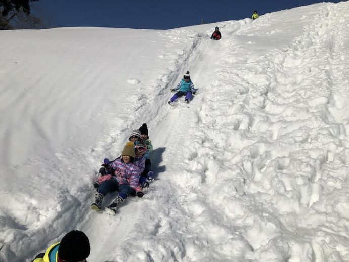雪を使った天然の滑り台