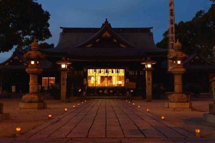 若松惠比須神社の夜の外観
