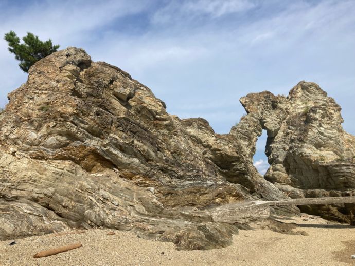 「蓬莱岩」の全体風景