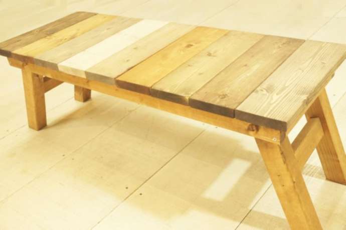 「アルブル木工教室」のワークショップで製作できるデッキベンチの完成例