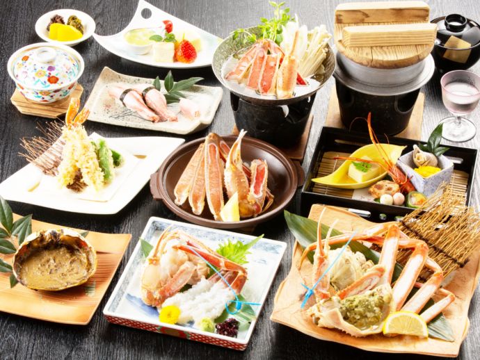 「城崎温泉 喜楽」の夕食に供される蟹（かに）料理の数々（一例）