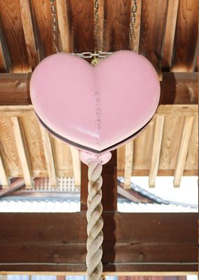 八坂神社の神楽殿ハート型