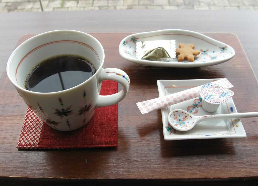 石川県「中谷宇吉郎 雪の科学館」の館内にある「Tearoom 冬の華」のコーヒー
