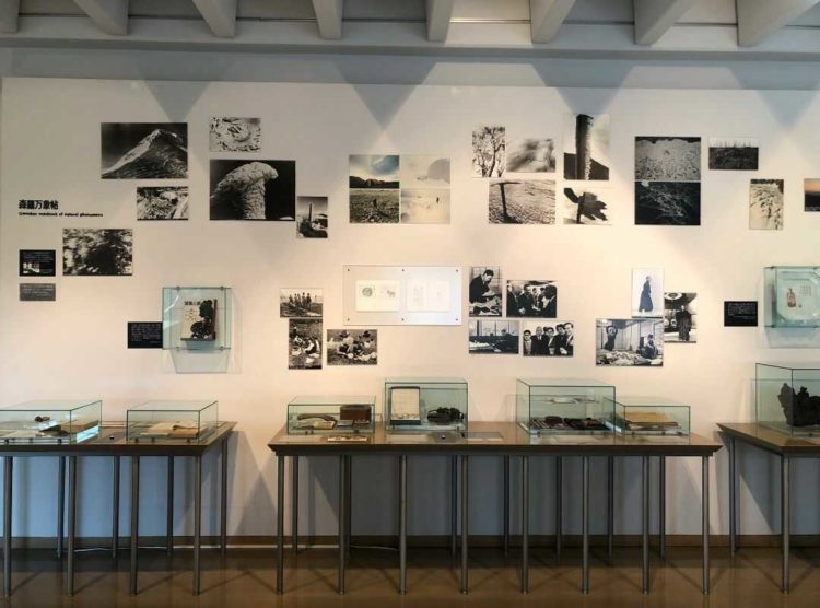 石川県加賀市にある「中谷宇吉郎 雪の科学館」の展示室